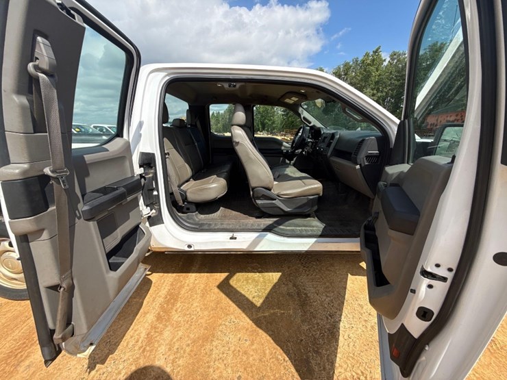 2017-ford-f150-image-6