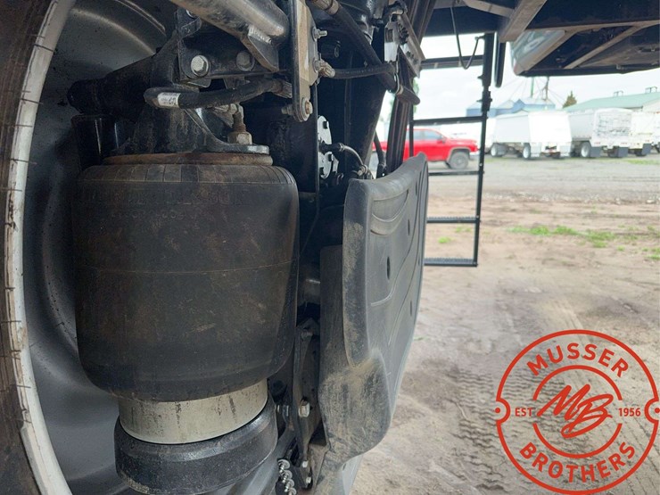 2023-case-ih-4450-image-12