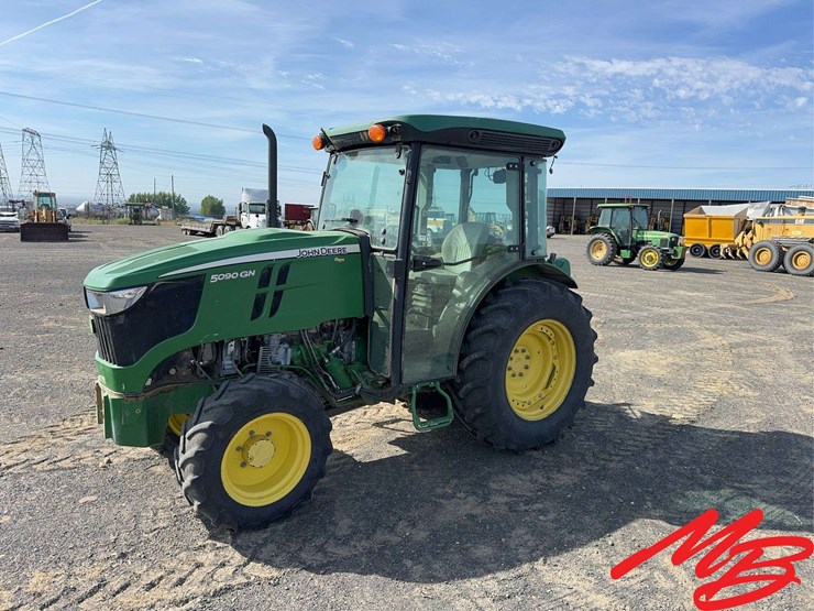 2017-john-deere-5090gn-image-1