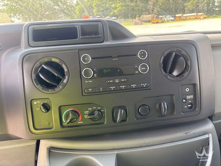2019-ford-e350-image-17