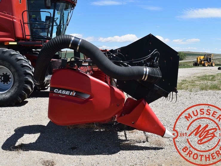 2011-case-ih-3020-image-7
