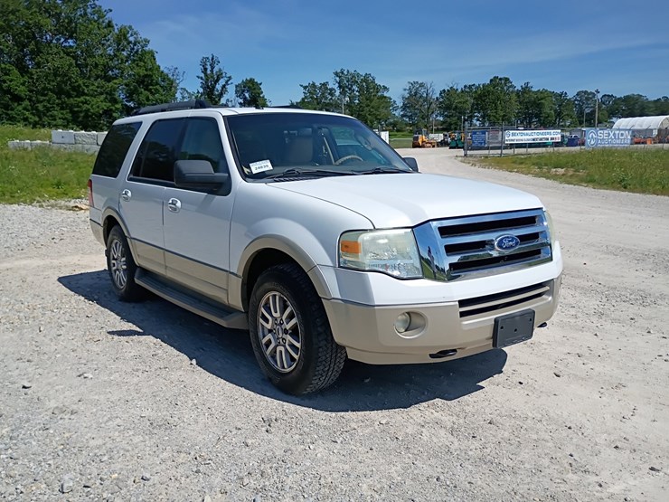 2010-ford-expedition-image-13