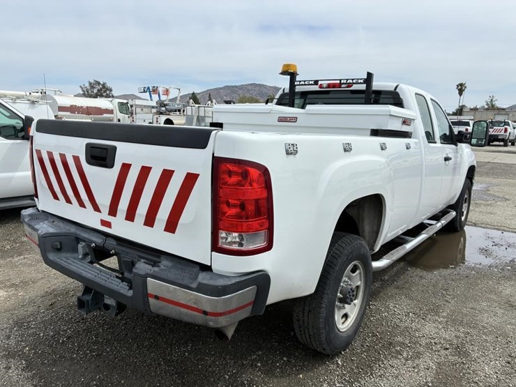 2012-gmc-2500hd-image-3