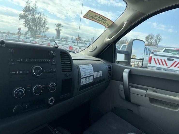 2012-gmc-2500hd-image-17