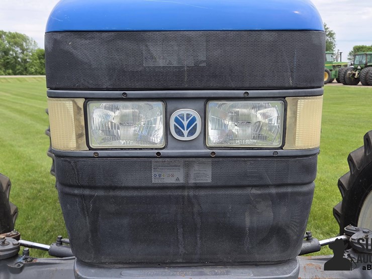 new-holland-tm165-image-18