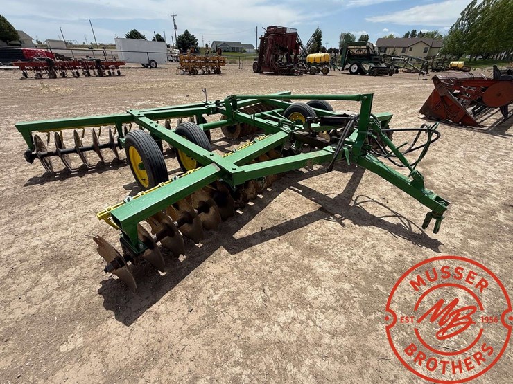 john-deere-14-image-3