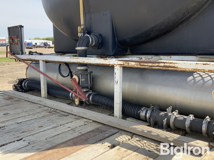 2001-fontaine-dft-5-8048wsaw-tri/a-drop-deck-sprayer-tender-trailer-w/3200-gal-tank-image-14
