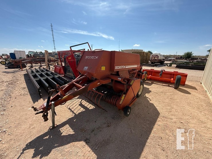 hesston-4600-image-3