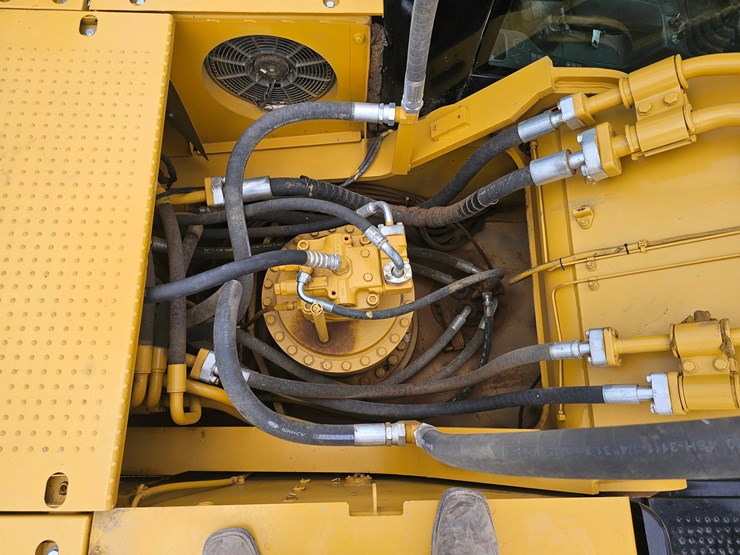 2021-caterpillar-336d2-image-12