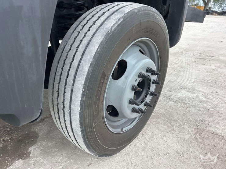 2016-ford-f550-image-35