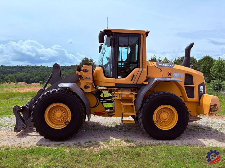 2014-volvo-l90g-image-2