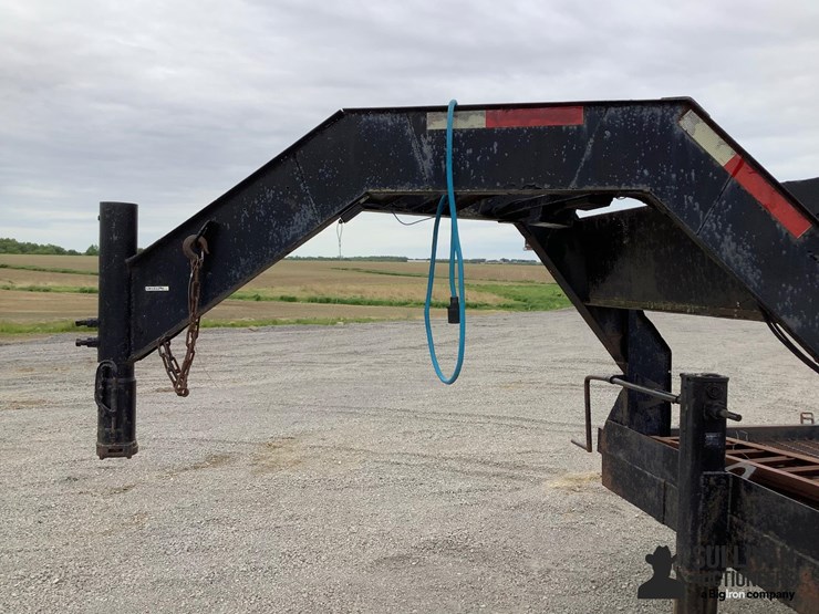 2013-utility-flatbed-image-10