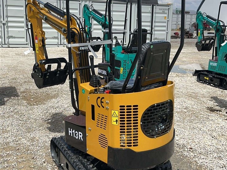 cfg-industrial-h13r-mini-excavator-image-8