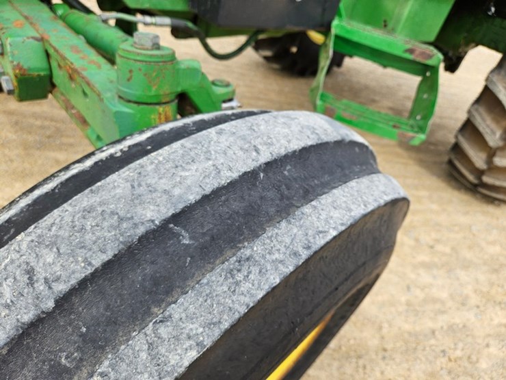 john-deere-2950-image-47