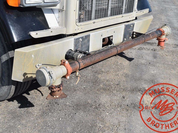 1994-peterbilt-379-image-34