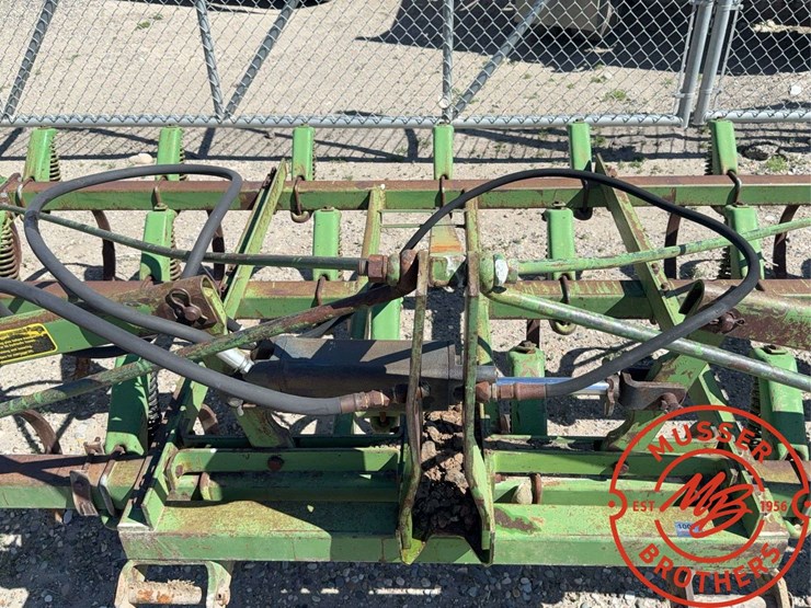 john-deere-1100-image-10