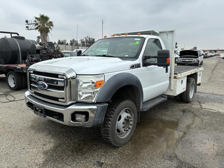 2011-ford-f550-image-1