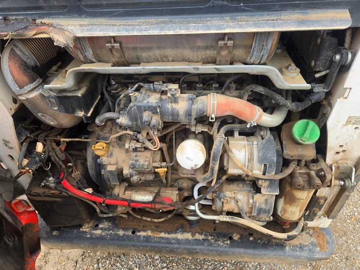 2023-bobcat-t770-image-19