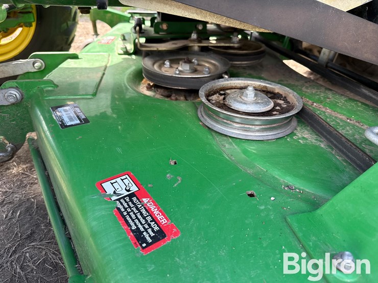 2015-john-deere-3046r-image-10