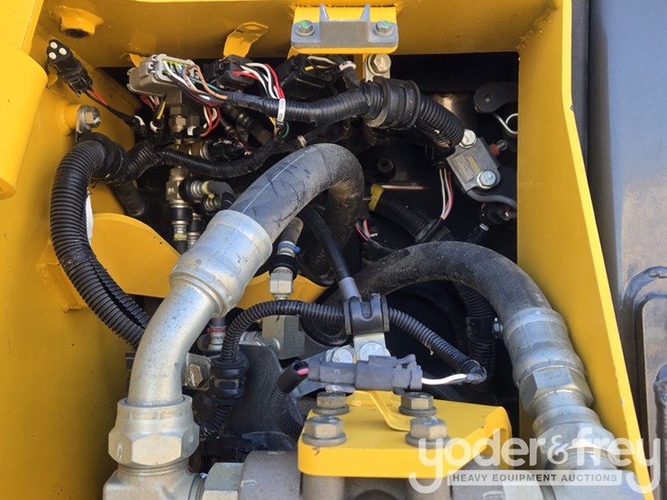 2022-komatsu-d61px-24-image-25