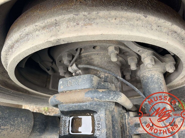 2012-freightliner-cascadia-125-image-46