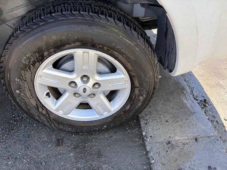 2009-ford-escape-hybrid-image-5