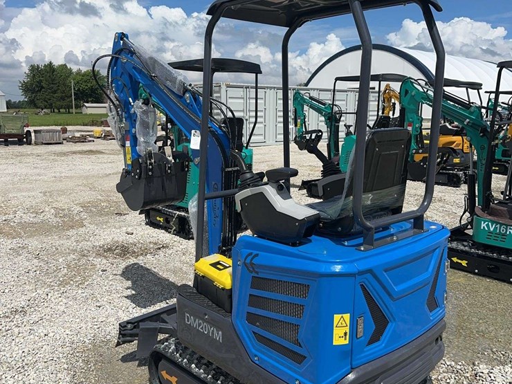 cfg-industrial-dm20ym-mini-excavator-image-5