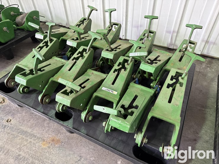 john-deere-closing-wheel-flames-w/handles,-springs-&-mounting-bushings-image-1