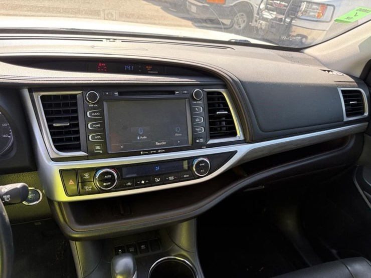 2017-toyota-highlander-image-22