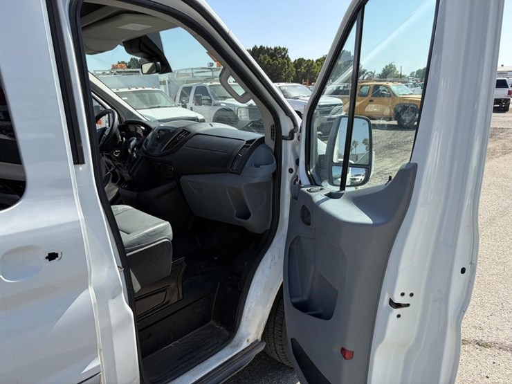 2017-ford-transit-image-15