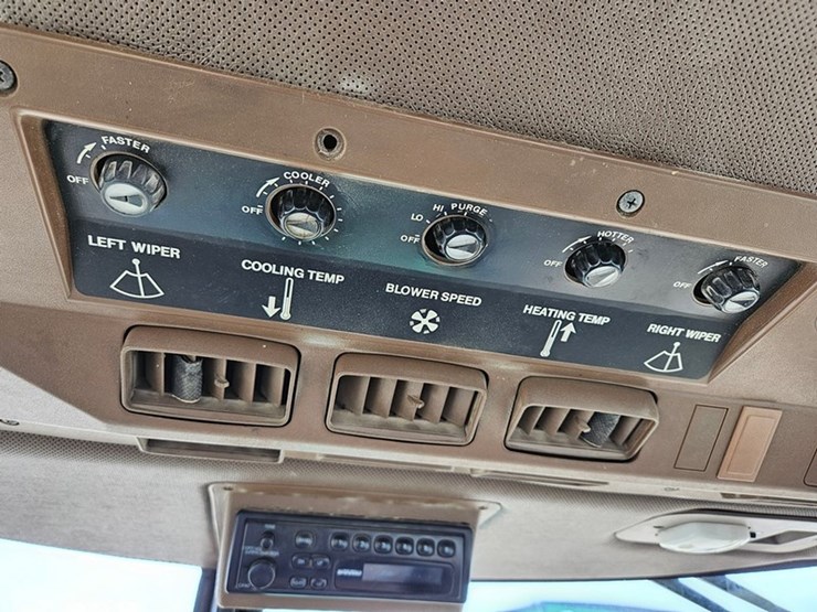 john-deere-2950-image-33