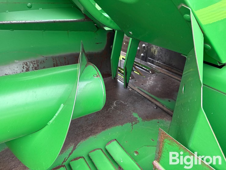2005-john-deere-328t-small-square-baler-image-16