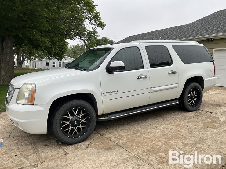 2008-gmc-yukon-denali-image-1