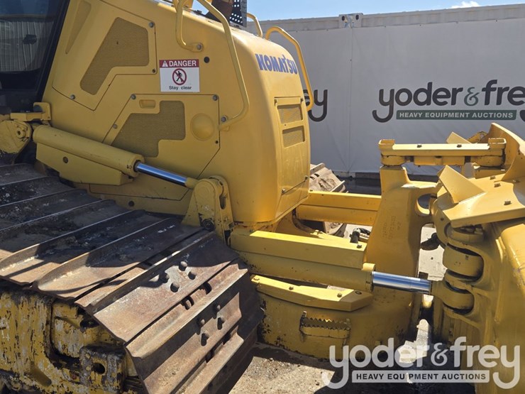 2022-komatsu-d61px-24-image-22