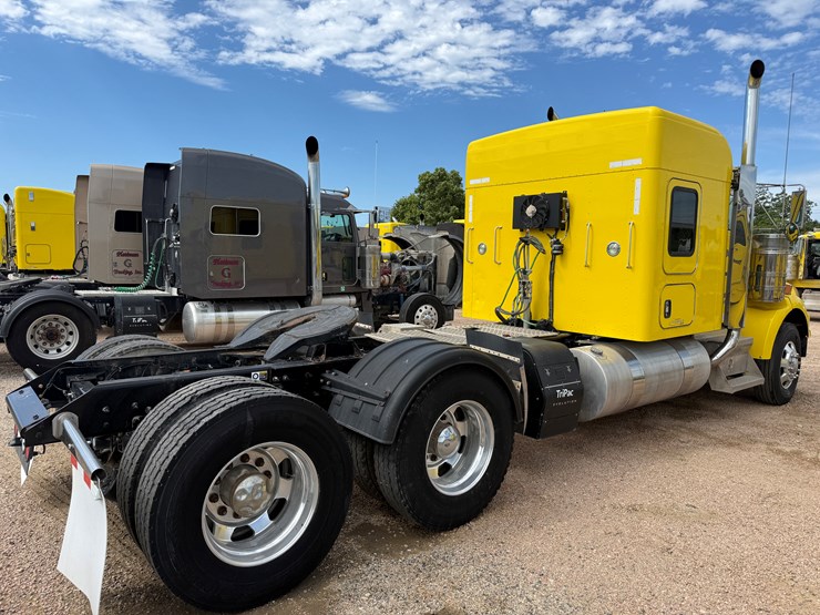 2016-kenworth-t800-image-5