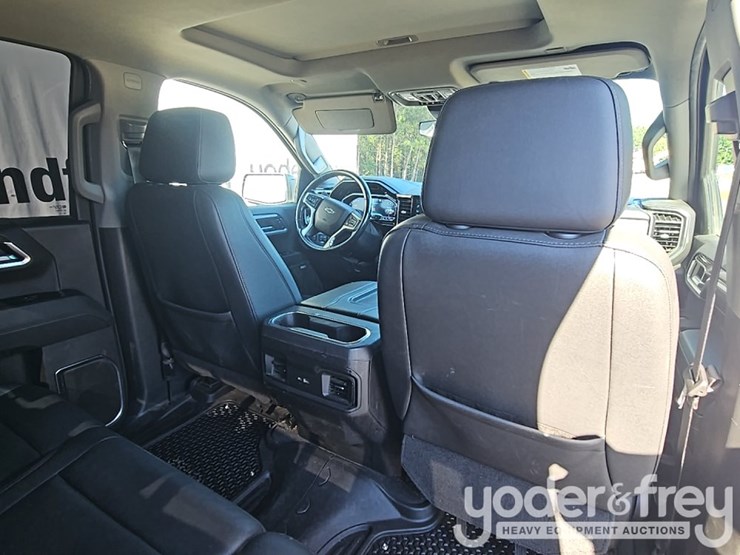 2022-chevrolet-1500-image-30