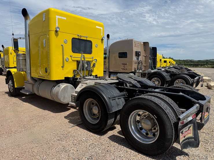 2014-peterbilt-389-image-7