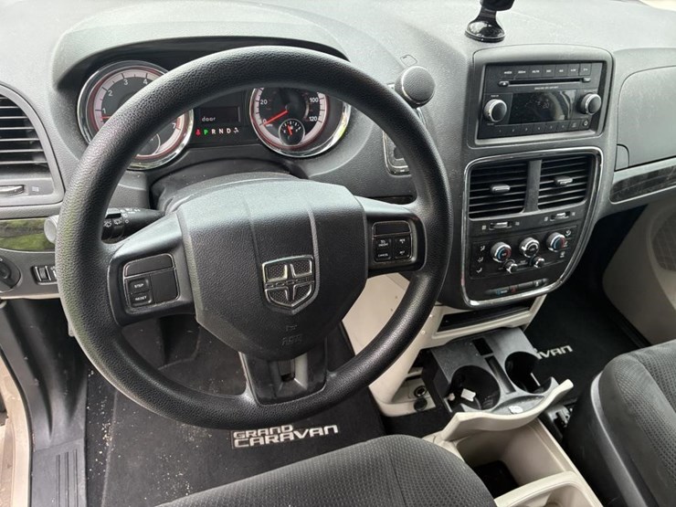 2016-dodge-grand-caravan-image-14