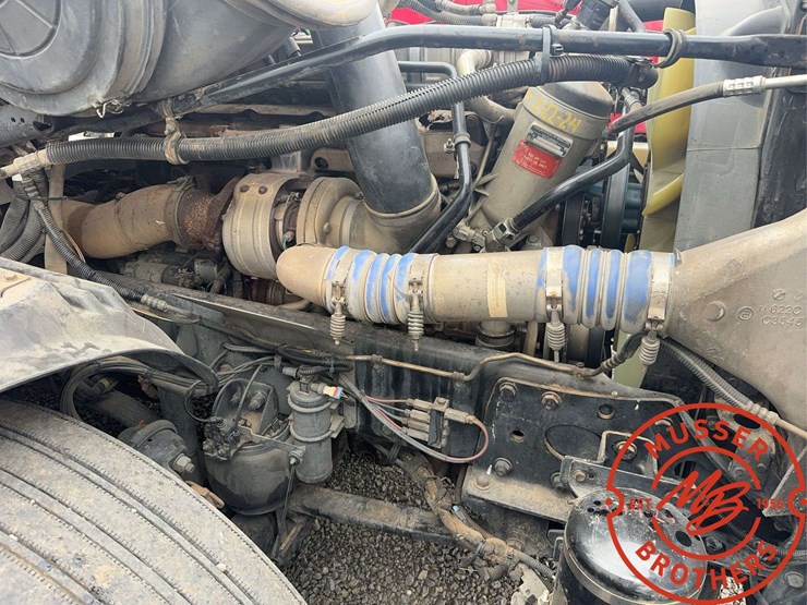 2007-freightliner-columbia-120-image-23