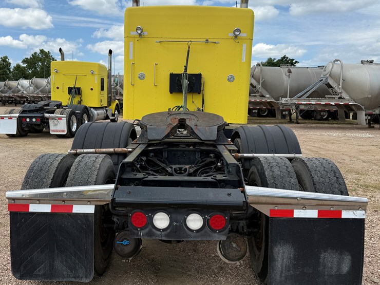2015-kenworth-t800-image-6