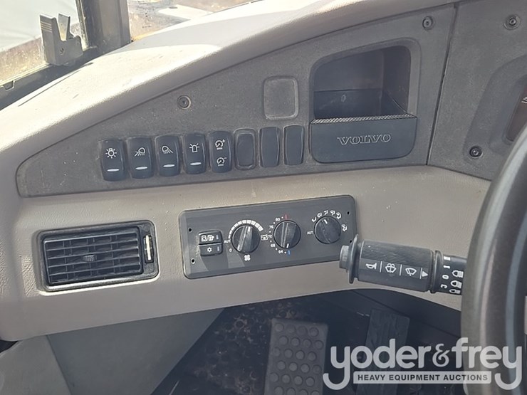 2020-volvo-a25g-image-53