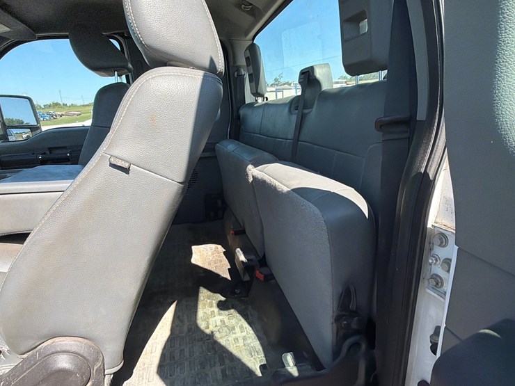 2011-ford-f250-xl-image-14