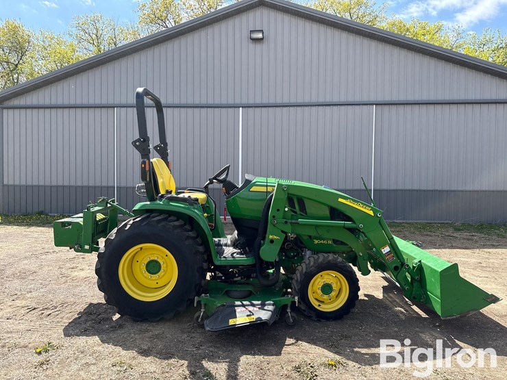 2015-john-deere-3046r-image-4