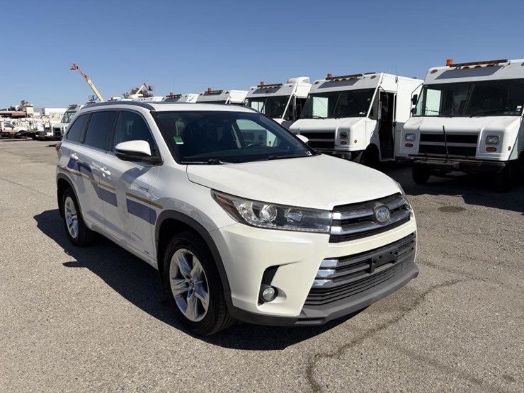 2017-toyota-highlander-image-2