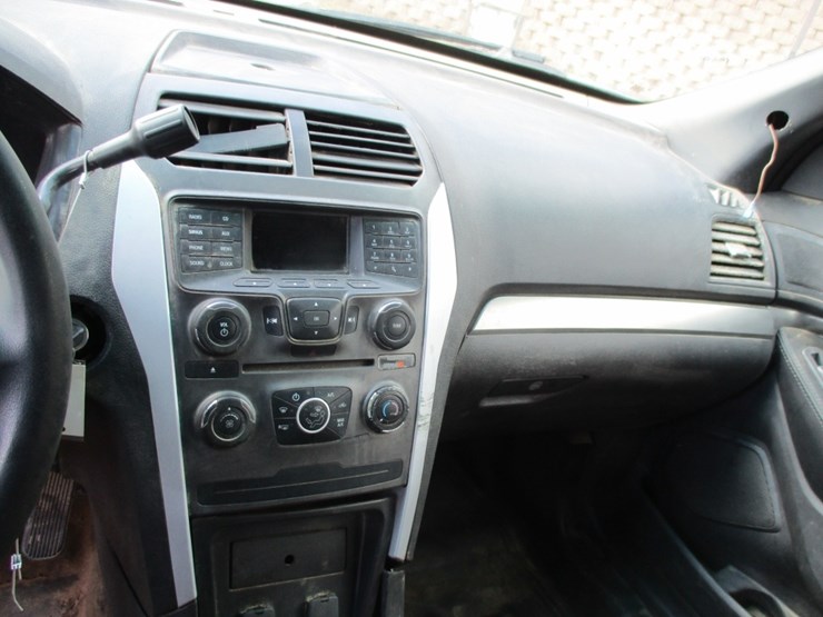 2014-ford-explorer-image-10