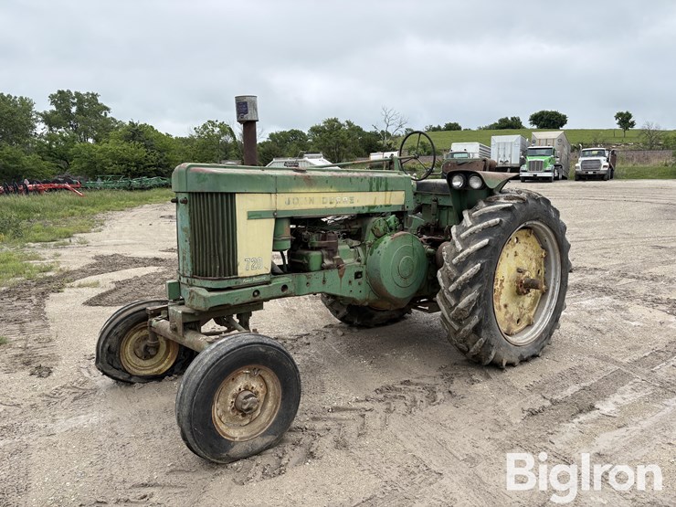 john-deere-720-image-1