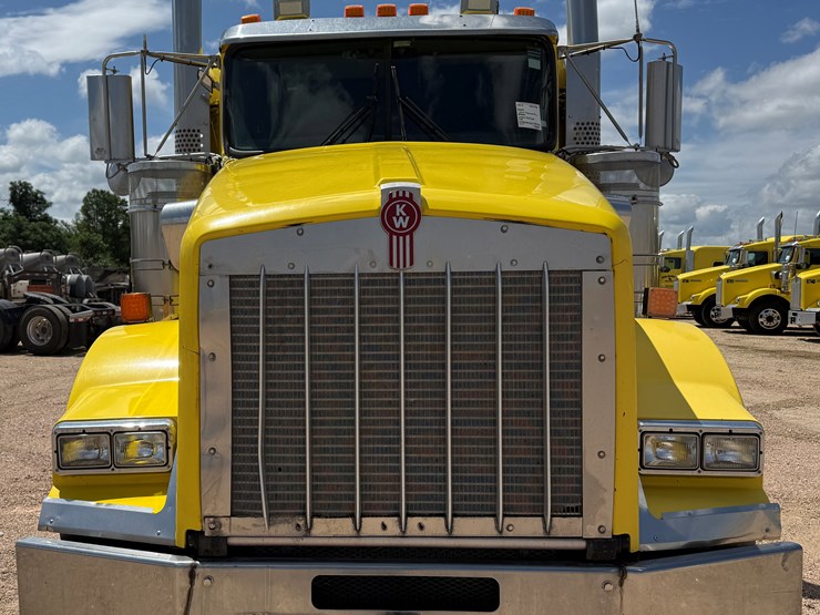2014-kenworth-t800-image-2