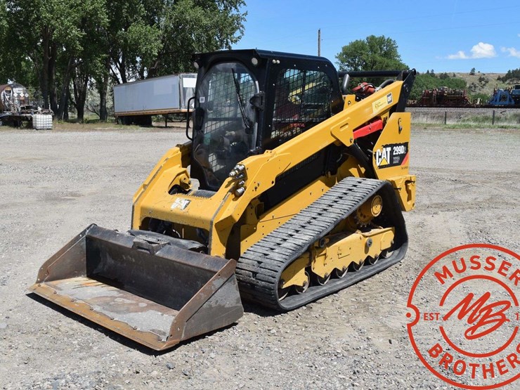 2018-caterpillar-d2-image-1