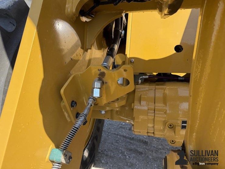 2021-caterpillar-920-image-17