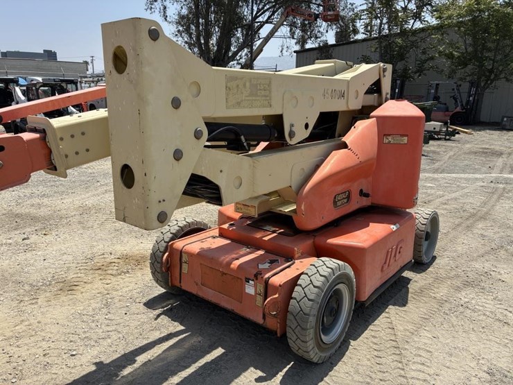 2011-jlg-e400ajpn-image-20